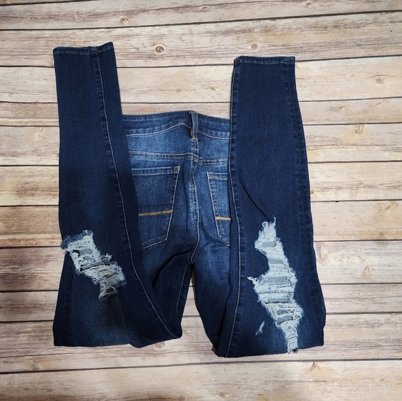 AE High Rise - Picture 5 of 6